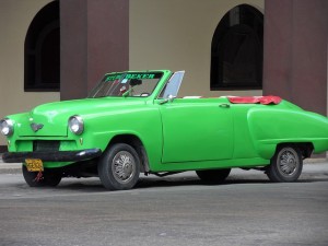 Oldtimer sind auf Kuba ein häufig anzutreffendes Bild.