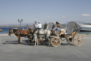 Mit dem Pferdewagen unterwegs auf Spetses © Horst Weinberg - Fotolia.com