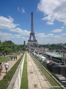 Wahrzeichen von Paris: Der Eiffelturm.